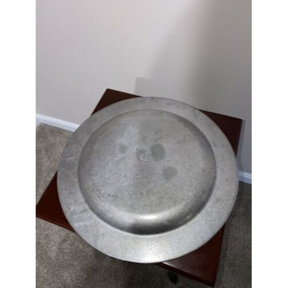 Vintage Wilton Armetale Large ” Serving Plate With Design Pewter - Picture 3 of 4